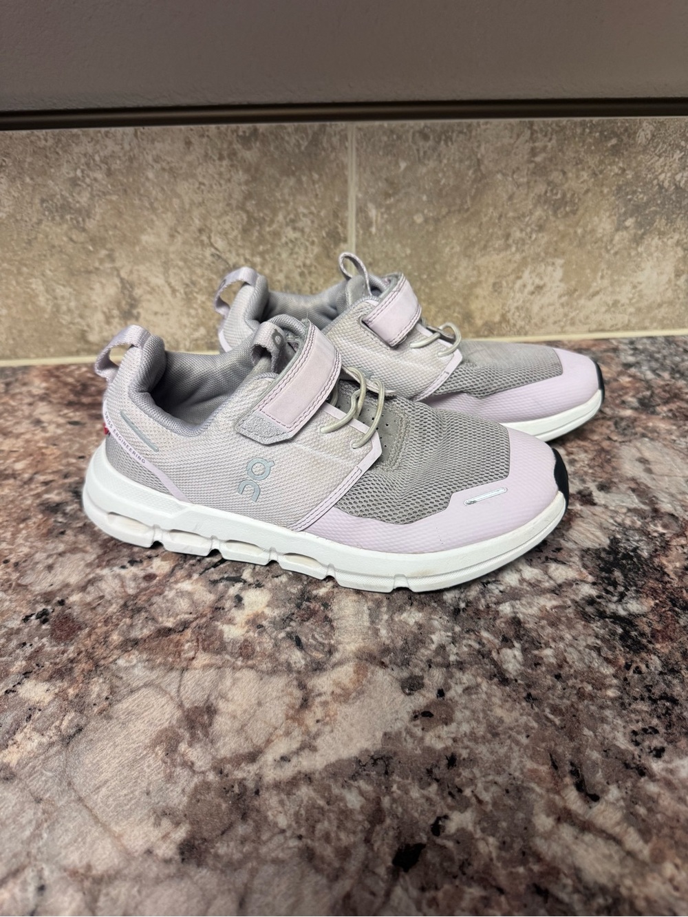 On Running Kids Sneakers Size 1.5 – Gray & Lavender – Velcro